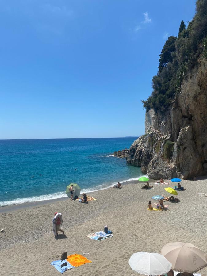 فينالي ليغوري Vivi La Mia Liguria - Esclusivo Appartamento Con Terrazzo E Giardino المظهر الخارجي الصورة